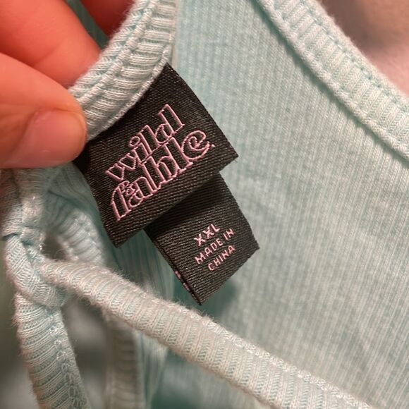 Nwot Wild Fable woman’s aqua green open back crop tee shirt - Picture 8 of 11